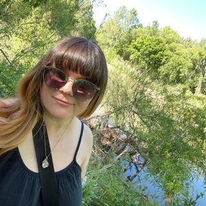 Meet your Posher, Emily